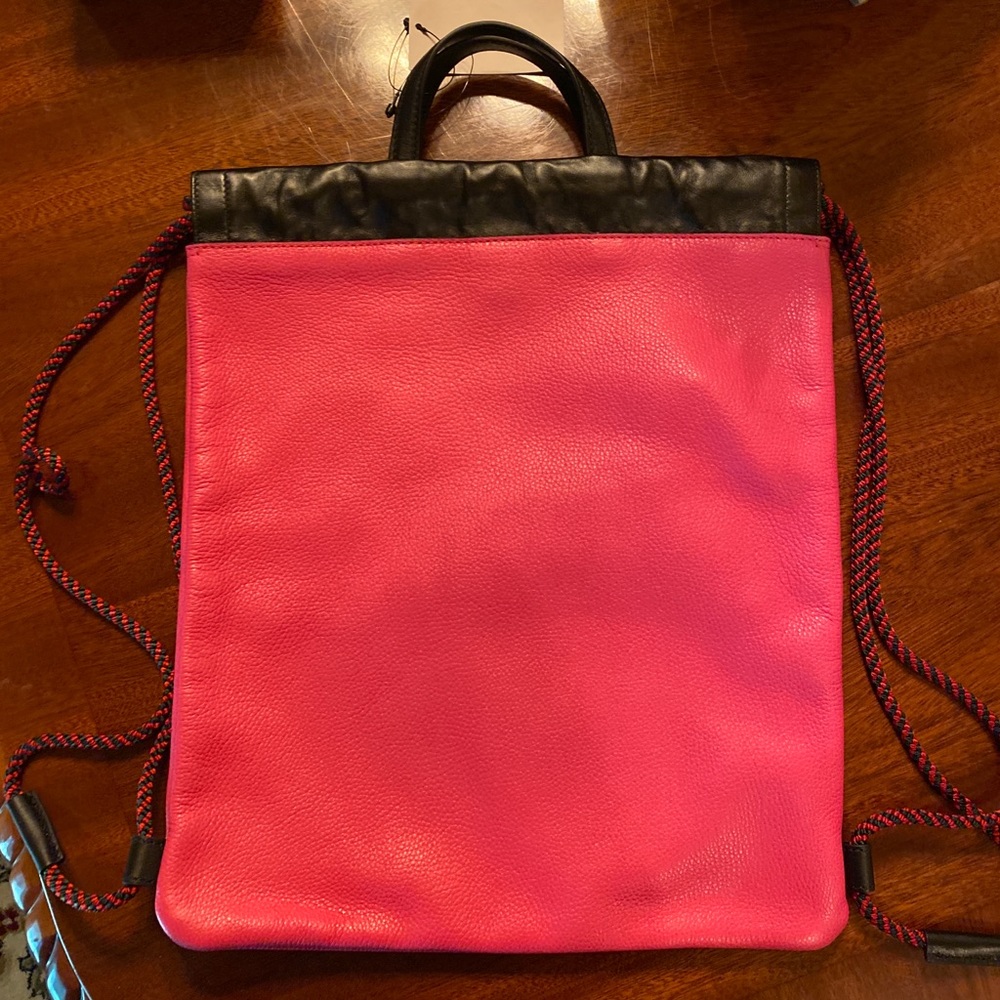 Gucci 2018 Drawstring Backpack - Picture 3 of 3